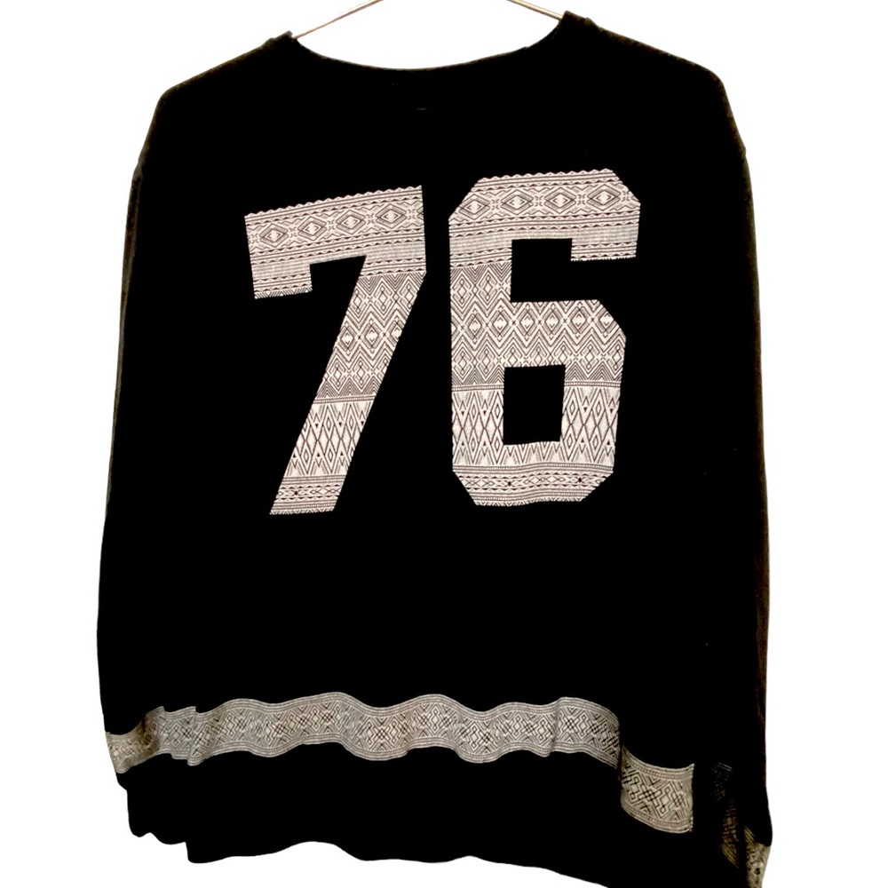 Retro 1991 Brand High End “76” Black & White Streetwear Sweatshirt Women’s M